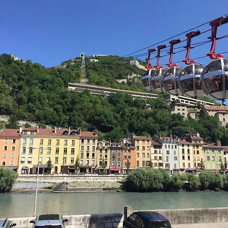 T3 Renove 4 A 6 Personnes Proche Centre * Grenoble
